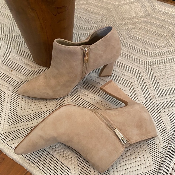 Vince Camuto Shoes - Vince Camuto Elegant Tan Suede Ankle Boots